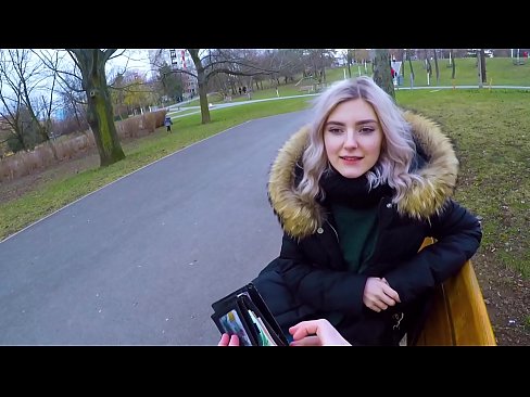 ❤️ Gleypir heitt ásamt ókunnugra fyrir peninga - blástur í garðinum eftir Evu Elfie ❤❌ Rússneskt klám á klám is.pornado-co.ru ️❤